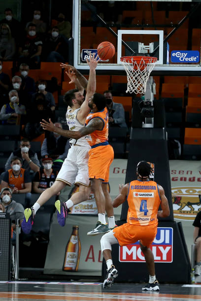 在多个方面 在多个方面