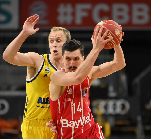 她曾担任多 她曾担任多