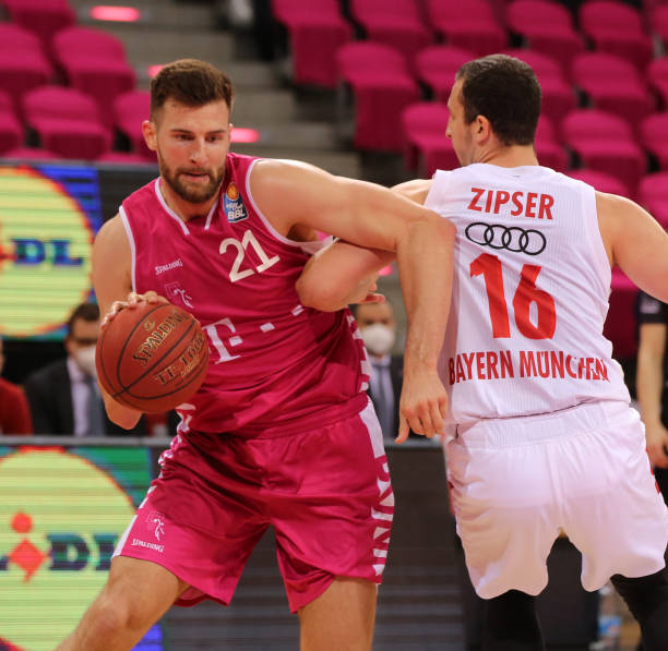 生的球场环 生的球场环