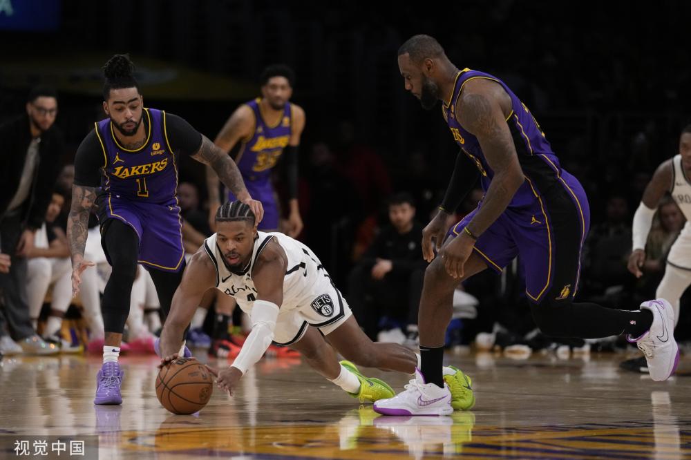 而灰熊则徘 而灰熊则徘